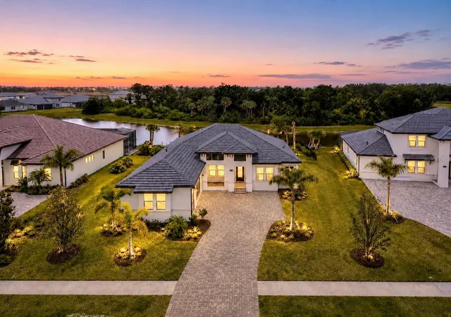 1st image of 1154 Kings Way Dr, Nokomis, FL 34275 | MLS# A4692023