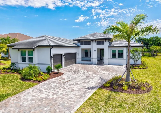 Homes for sale in Nokomis, FL | 1154 Kings Way Dr, Nokomis, FL 34275 | MLS# A4692023