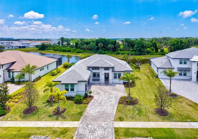 Homes for sale in Nokomis, FL | 1154 Kings Way Dr, Nokomis, FL 34275 | MLS# A4692023