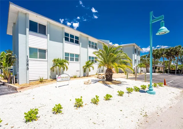 Listing Photo 4 - Condo for sale in building located at 1285 Gulf Blvd, ENGLEWOOD, FL 34223 - Unit #4