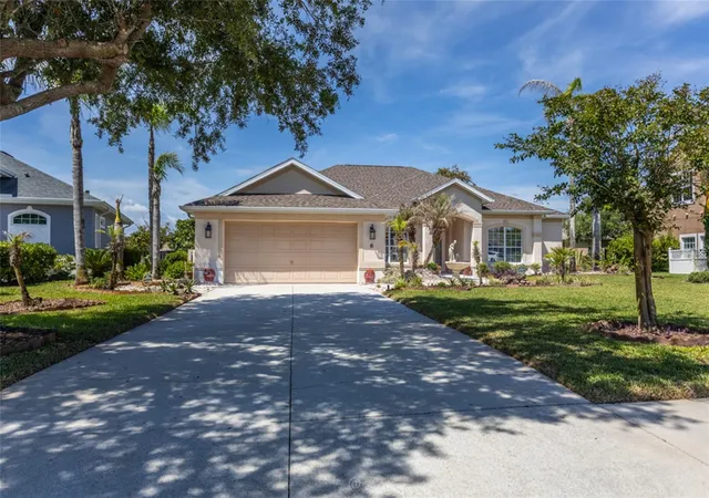 Photo 2 of Single family home for sale at 6 S Lakewalk Dr, Palm Coast, FL 32137 | MLS# FC318195 | Listing updated on 2026-09-12
