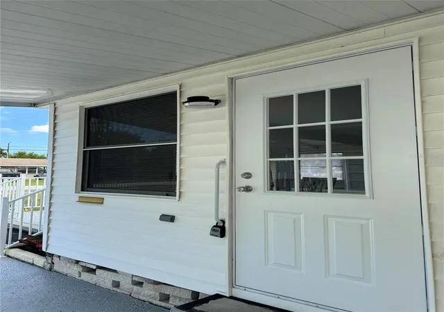 Photo 4 of Manufactured home for sale at 10374 106th Avenue #9, Largo, FL 33773 | MLS# O6403733 | Listing updated on 2026-05-01