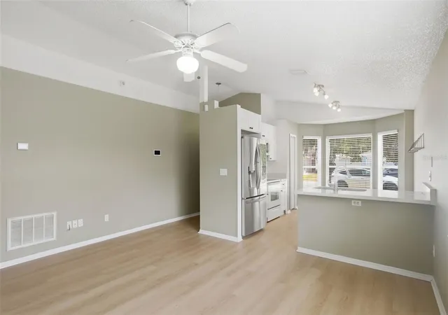5th image of 2308 Donegan Pl, Orlando, FL 32826 | MLS# V4948824