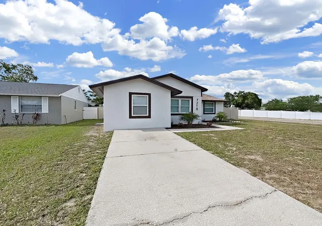Photo 3 of Single family home for sale at 7218 Lunita Ct, Tampa, FL 33625 | MLS# TB8503652 | Listing updated on 2026-09-02