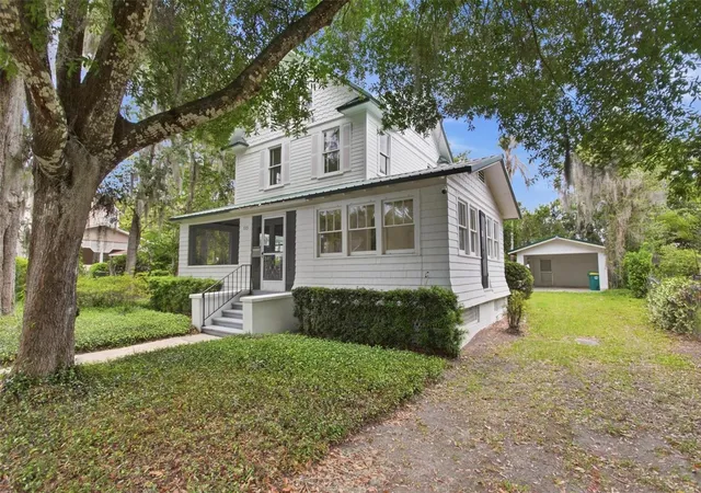 3rd image of 533 N Sans Souci Ave, Deland, FL 32720 | MLS# V4948829