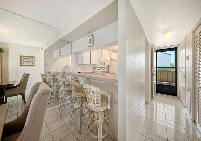 5th image of 6234 Midnight Pass Rd #307, Sarasota, FL 34242 | MLS# A4692040