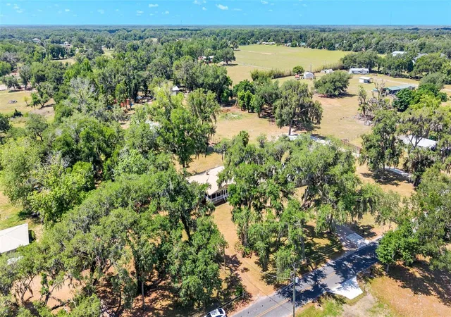 Photo 2 of Single family home for sale at 501 Swilley Rd, Plant City, FL 33567 | MLS# L4961514 | Listing updated on 2026-08-14