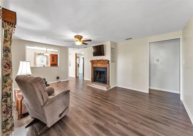 Photo 3 of Single family home for sale at 501 Swilley Rd, Plant City, FL 33567 | MLS# L4961514 | Listing updated on 2026-08-14