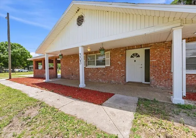 1st image of 303 Karppe Rd, Plant City, FL 33567 | MLS# L4961521