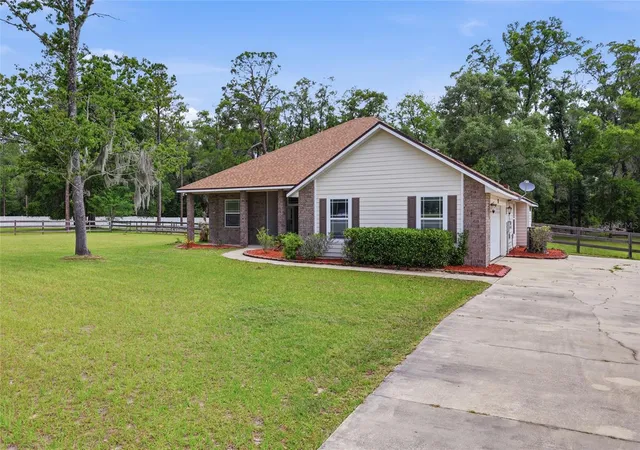 Photo 2 of Single family home for sale at 25176 Nw 209th Avenue, High Springs, FL 32643 | MLS# GC539956 | Listing updated on 2026-09-21