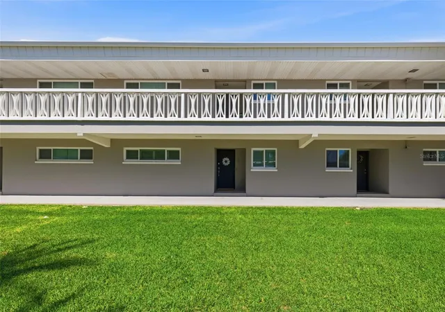 2nd image of 400 Larboard Wy #105, Clearwater Beach, FL 33767 | MLS# O6403825