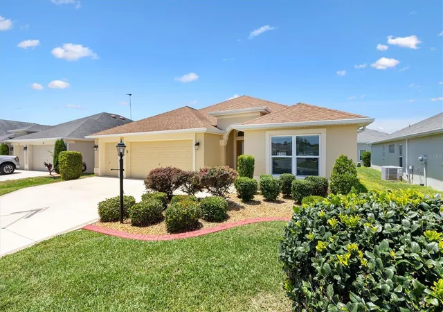 Single family home for sale at 4348 Tuscaloosa Path, THE VILLAGES, FL 32163 | MLS# G5111789