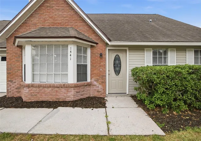 Photo 3 of Single family home for sale at 1441 Monte Lake Dr, Valrico, FL 33596 | MLS# TB8503758 | Listing updated on 2026-09-28