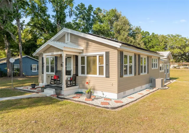 Homes for sale in Chiefland, FL | 503 Ne 1St St, Chiefland, FL 32626 | MLS# OM723883