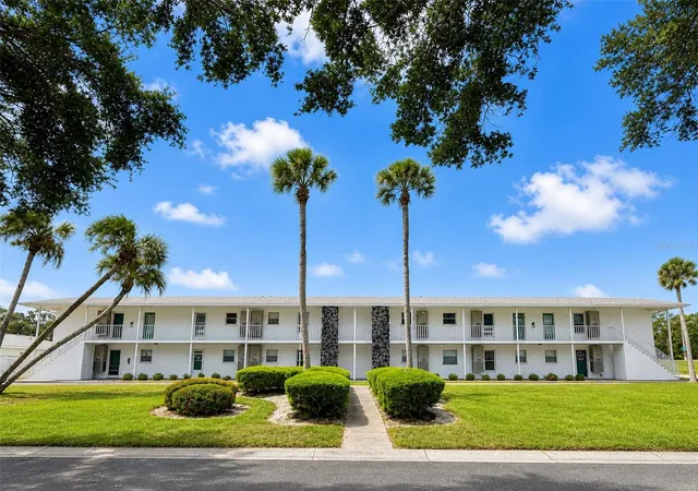 Photo 1 of Condo for sale at 3900 Roxane Blvd #11B, Sarasota, FL 34235 | MLS# A4692072 | Listing updated on 2026-06-16