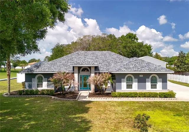 2nd image of 1095 W Lake Hamilton Dr, Winter Haven, FL 33881 | MLS# L4961524