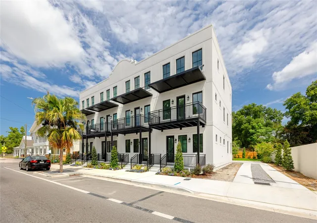 Photo 3 of Townhouse for sale at 1308 E Columbus Dr #2, Tampa, FL 33605 | MLS# TB8503794 | Listing updated on 2026-08-11