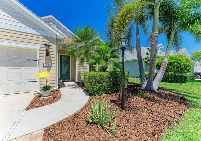 Photo 1 of Single family home for sale at 7750 Ridgelake Cir, Bradenton, FL 34203 | MLS# A4692075 | Listing updated on 2026-07-25