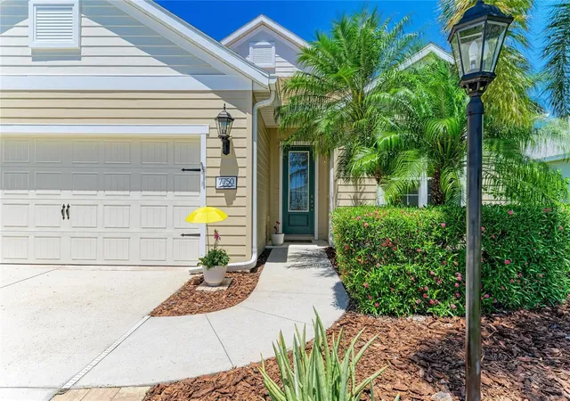Photo 2 of Single family home for sale at 7750 Ridgelake Cir, Bradenton, FL 34203 | MLS# A4692075 | Listing updated on 2026-07-25