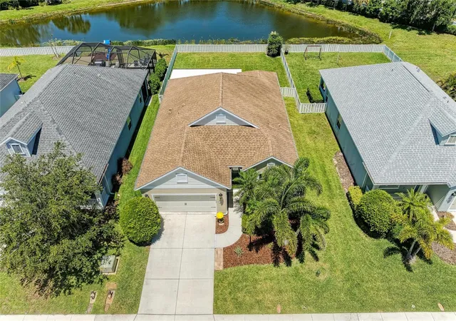 Photo 3 of Single family home for sale at 7750 Ridgelake Cir, Bradenton, FL 34203 | MLS# A4692075 | Listing updated on 2026-07-25