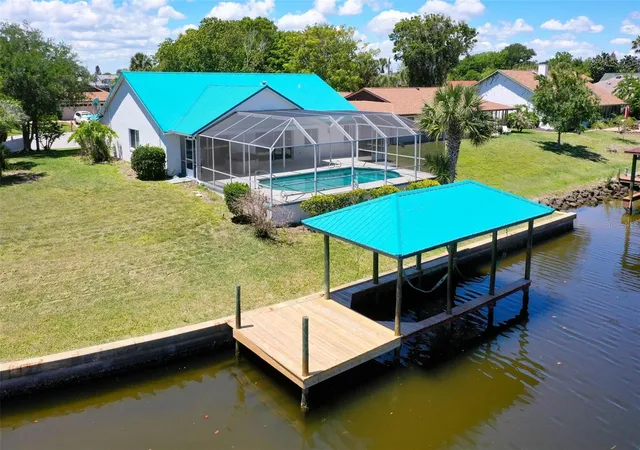Homes for sale in Palm Coast, FL | 21 Crescent Ct S, Palm Coast, FL 32137 | MLS# FC318211