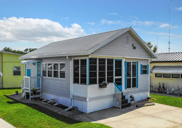 1st image of 3333 26Th Ave E, Bradenton, FL 34208