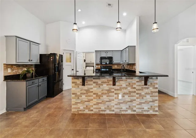 Photo 4 of Single family home for sale at 402 Rio Grande Ct, Kissimmee, FL 34759 | MLS# S5149003 | Listing updated on 2026-08-11