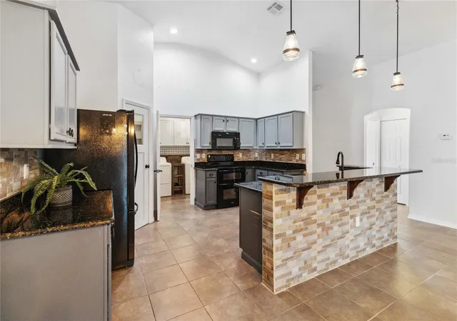 Photo 5 of Single family home for sale at 402 Rio Grande Ct, Kissimmee, FL 34759 | MLS# S5149003 | Listing updated on 2026-08-11