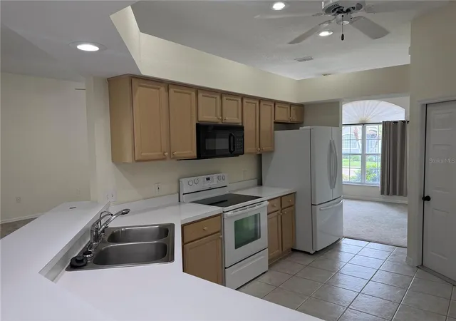 Homes for sale in Lakeland, FL | 2805 Honeywell Pl, Lakeland, FL 33810 | MLS# L4961527