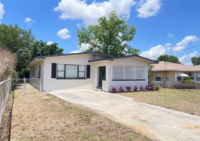 1st image of 2015 6th St Ne, Winter Haven, FL 33881 | MLS# O6403905