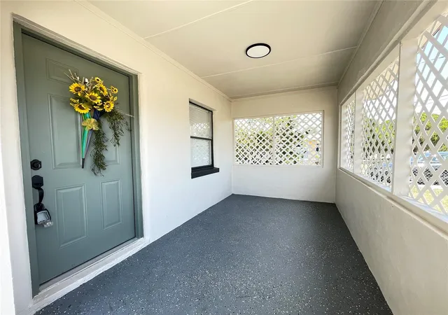 3rd image of 2015 6Th St Ne, Winter Haven, FL 33881 | MLS# O6403905