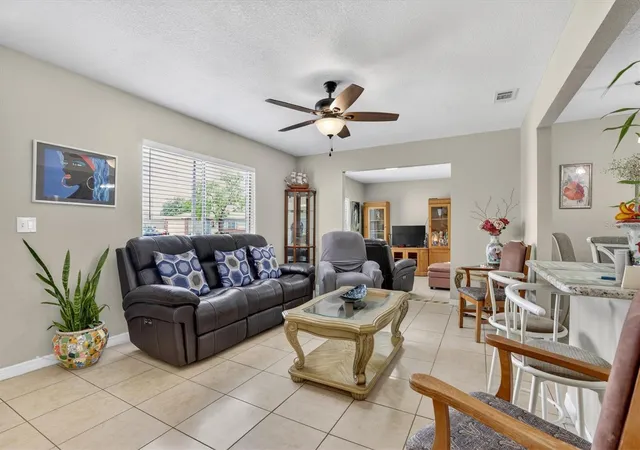 Photo 3 of Single family home for sale at 3804 Janie Ct, Orlando, FL 32822 | MLS# O6403926 | Listing updated on 2026-08-07