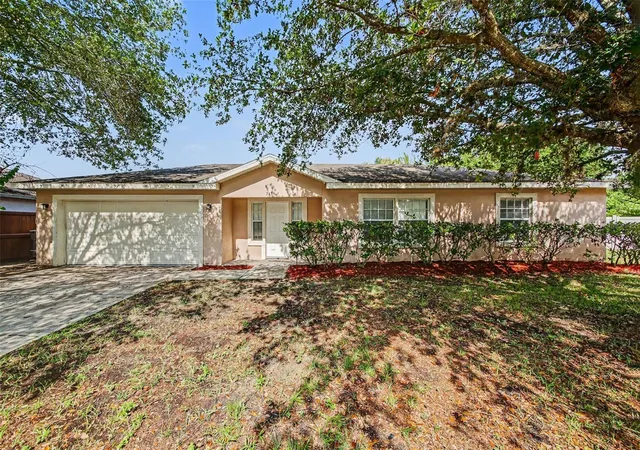 1st image of 245 E Oak Run Ct, Apopka, FL 32703 | MLS# O6403935
