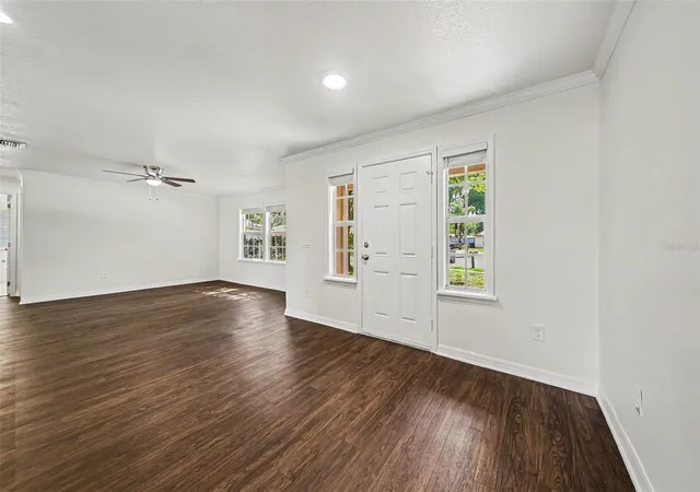 2nd image of 245 E Oak Run Ct, Apopka, FL 32703 | MLS# O6403935