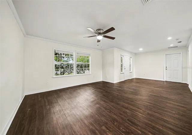 3rd image of 245 E Oak Run Ct, Apopka, FL 32703 | MLS# O6403935