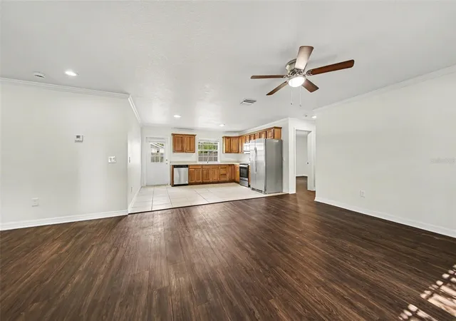 4th image of 245 E Oak Run Ct, Apopka, FL 32703 | MLS# O6403935
