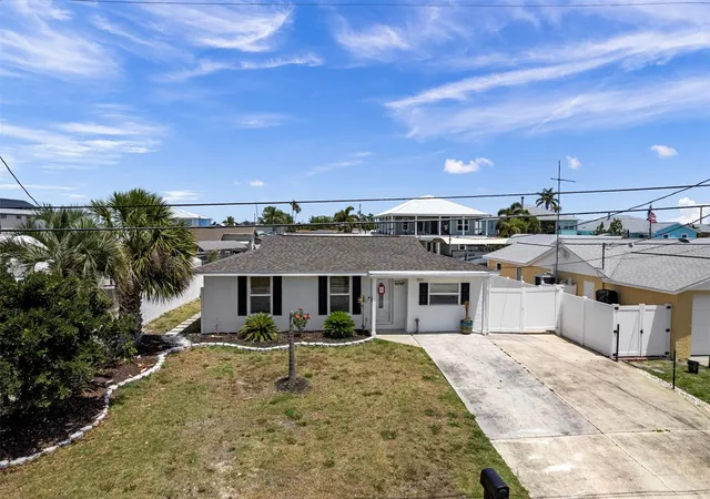 2nd image of 13804 Malcolm Ave, Hudson, FL 34667 | MLS# W7885376