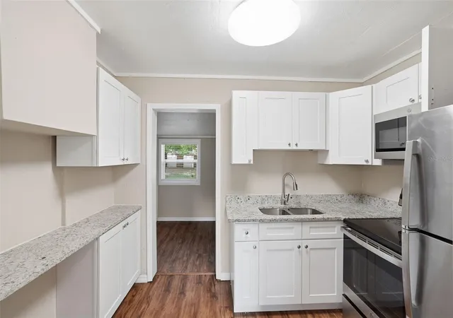 5th image of 303 Josephine Ave, Fruitland Park, FL 34731 | MLS# O6403949