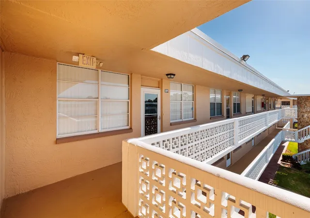 Photo 2 of Condo for sale at 4915 Bay St Ne #331, Saint Petersburg, FL 33703 | MLS# TB8503920 | Listing updated on 2026-09-30