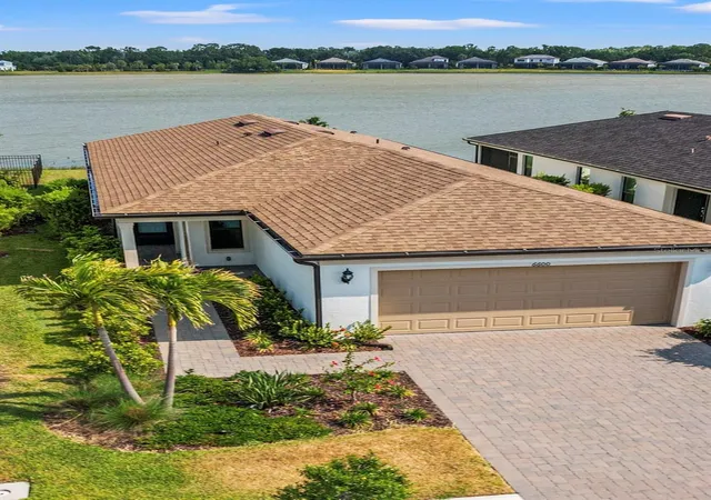 Photo 2 of Single family home for sale at 6600 Silverstar Dr, Sarasota, FL 34240 | MLS# A4692102 | Listing updated on 2026-09-12