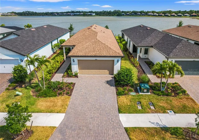 Photo 3 of Single family home for sale at 6600 Silverstar Dr, Sarasota, FL 34240 | MLS# A4692102 | Listing updated on 2026-09-12