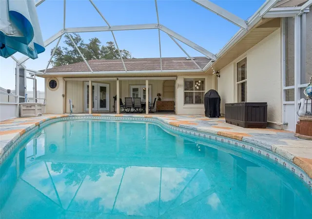 Photo 3 of Single family home for sale at 33939 Valencia Dr, Leesburg, FL 34788 | MLS# G5111809 | Listing updated on 2026-09-27