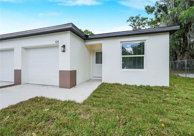 3rd image of 525-526 Pine Lane, Eustis, FL 32726 | MLS# O6403981