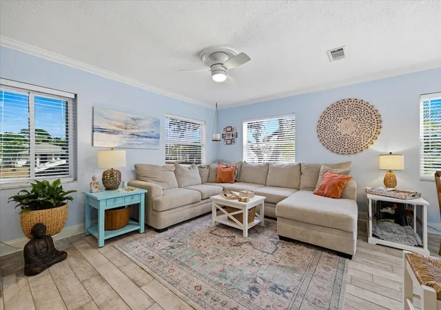 5th image of 712 S Glenwood Ave, Clearwater, FL 33756 | MLS# TB8503961