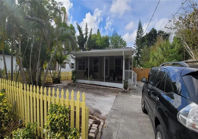 1st image of 2912 Hawthorne St, Sarasota, FL 34239 | MLS# R4911184