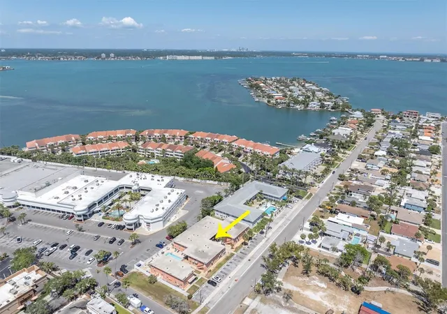 Homes for sale in St Pete Beach, FL | 121 46th Avenue, St Pete Beach, FL 33706 | Houzeo
