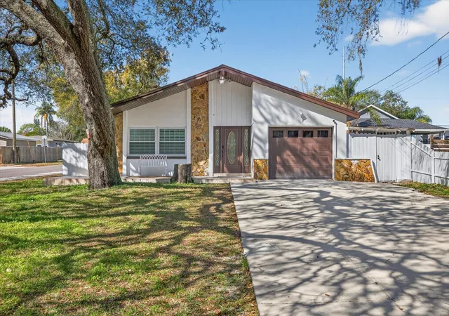 Photo 1 of Single family home for sale at 8902 N Hamner Ave, Tampa, FL 33604 | MLS# TB8504041 | Listing updated on 2026-10-30