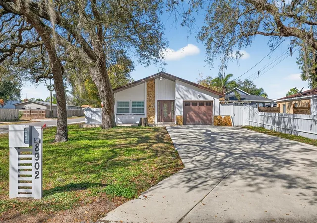 Homes for sale in Tampa, FL | 8902 N Hamner Ave, Tampa, FL 33604 | MLS# TB8504041