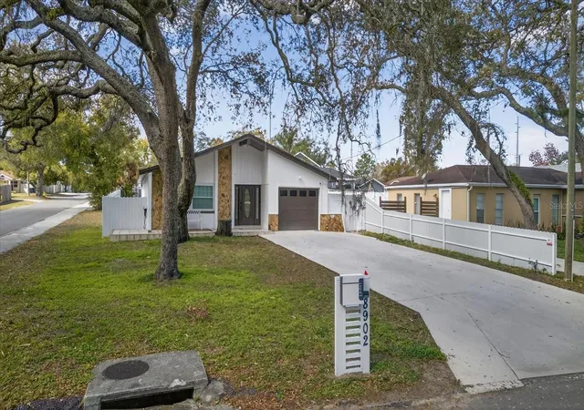 Homes for sale in Tampa, FL | 8902 N Hamner Ave, Tampa, FL 33604 | MLS# TB8504041
