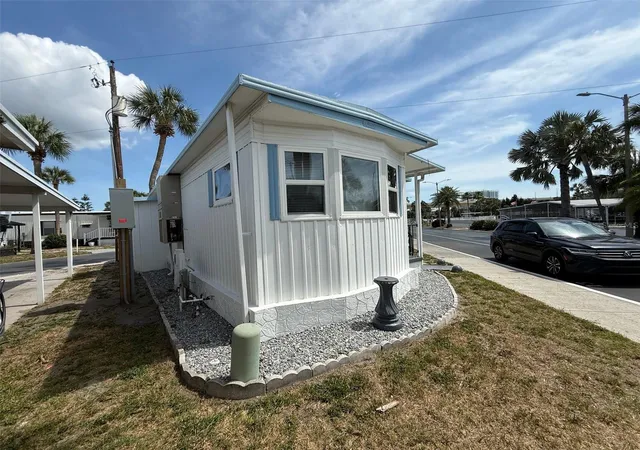 3rd image of 4851 W Gandy Blvd #B7L13, Tampa, FL 33611 | MLS# TB8504069